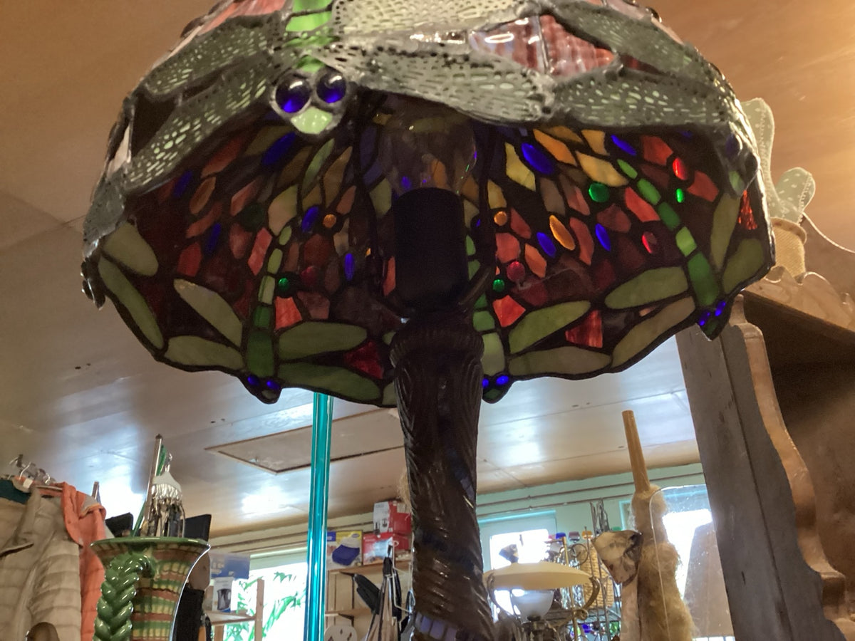 Large Tiffany-style table lamp with dragonfly motif, 48 cm