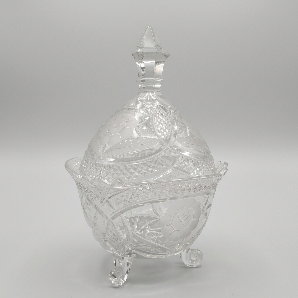 Coupe en cristal en forme d’œuf, 20 cm de haut