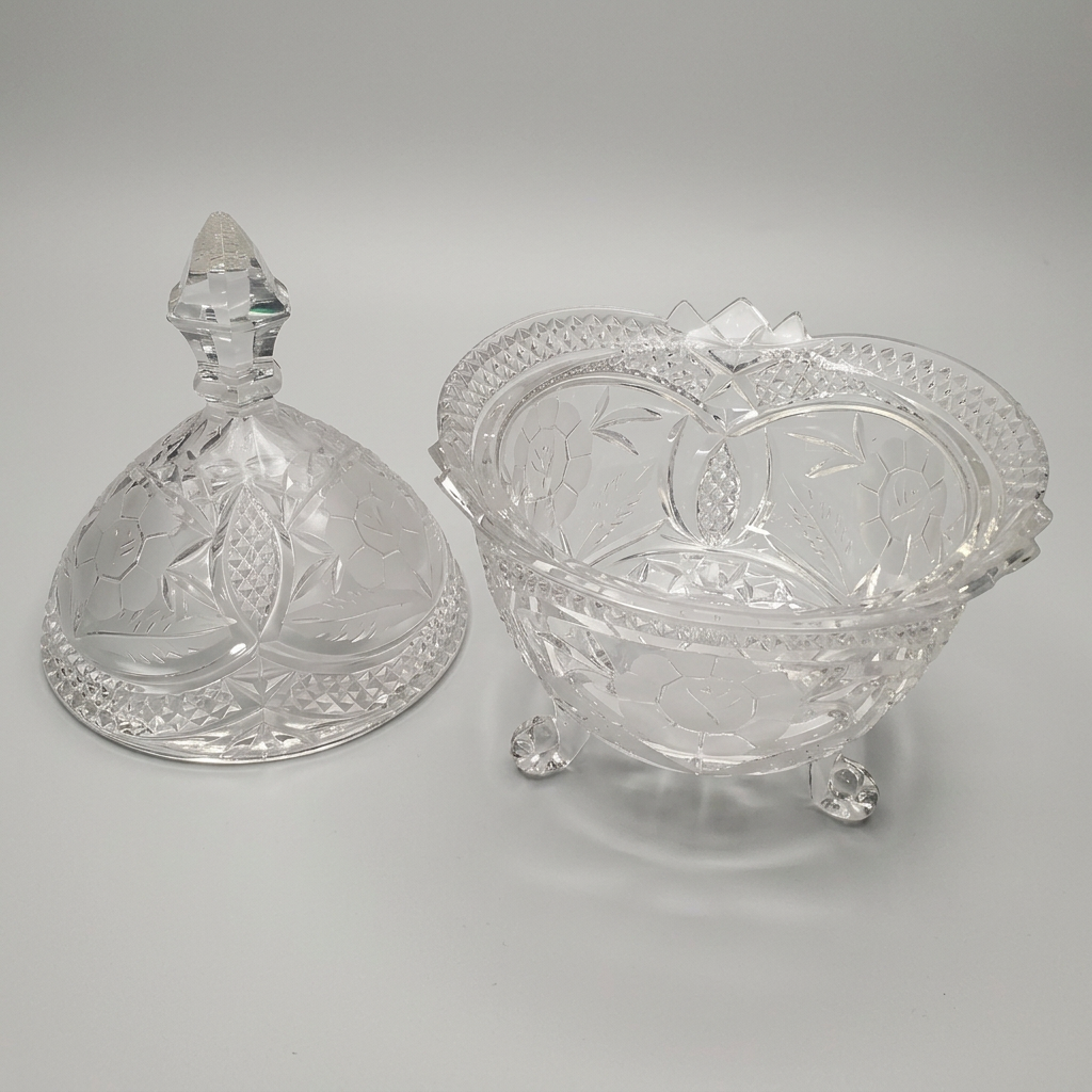 Coupe en cristal en forme d’œuf, 20 cm de haut