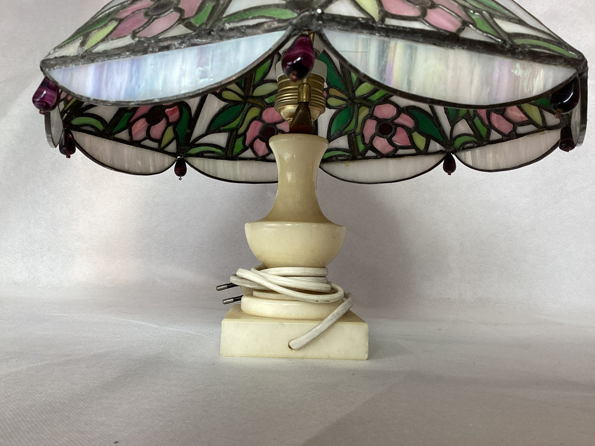 Tiffany Lampe mit massivem Marmorfuß – Vintage Tischlampe im Jugendstil – Detailansicht 2