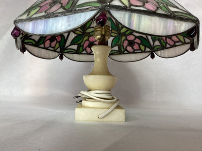 Tiffany Lampe mit massivem Marmorfuß – Vintage Tischlampe im Jugendstil – Detailansicht 2