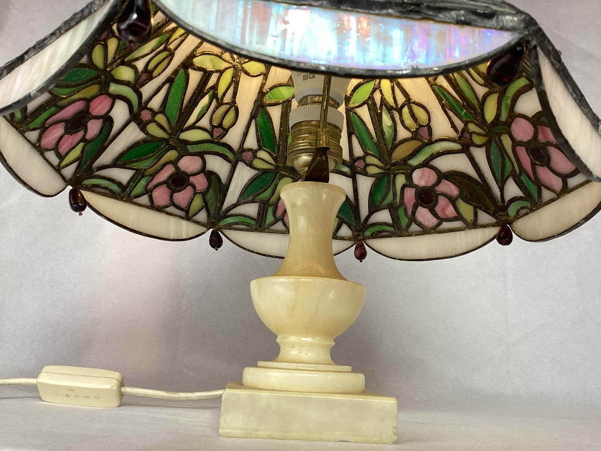 Lampada Tiffany con base in marmo, vetro colorato, 41 cm, stile Liberty