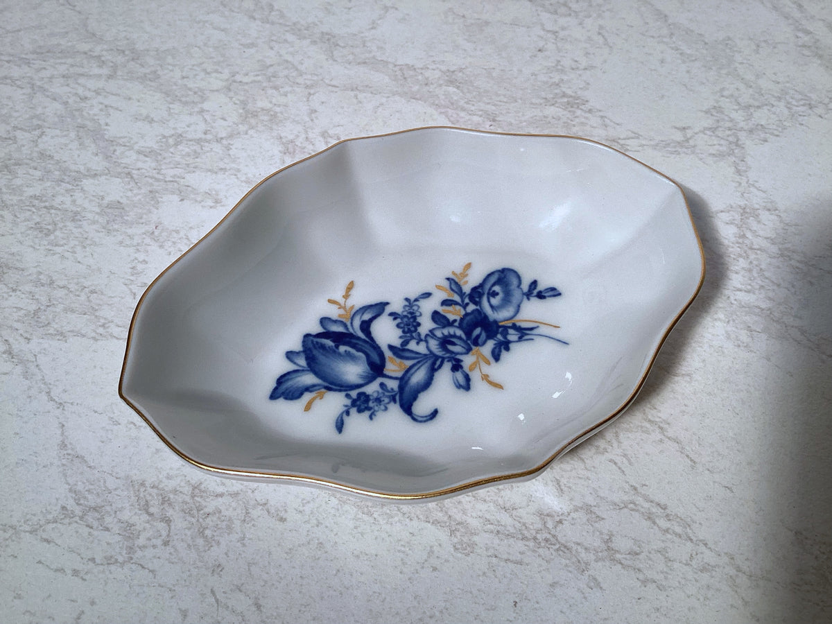 Kleine Porzellanschale mit Meissen-Zuordnung, 10,5 cm