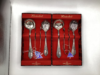 Vintage Servierbesteck Set „Wertarbeit“ für Gebäck – 2 Löffel & Zuckerzange im Originaletui – weitere Ansicht
