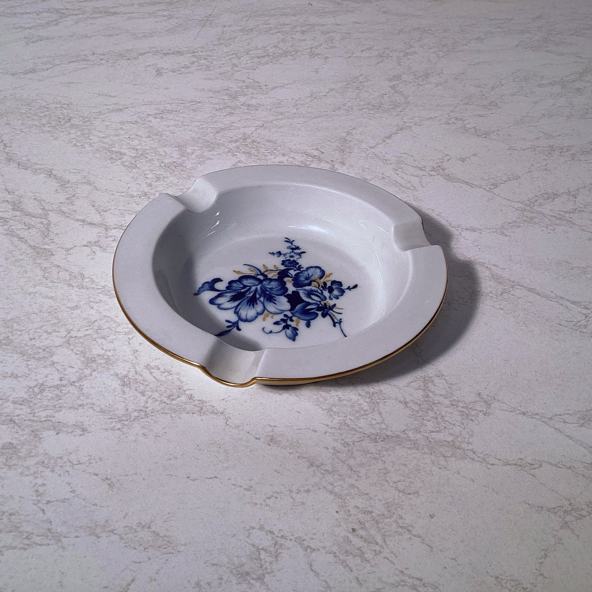 Porzellan-Aschenbecher mit Meissen-Zuordnung, Ø 12,5 cm – weitere Ansicht