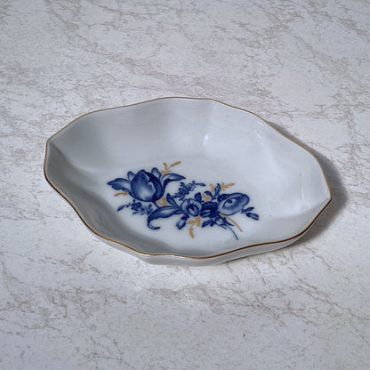 Kleine Porzellanschale mit Meissen-Zuordnung, 10,5 cm – Detailansicht