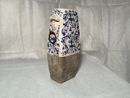 Alte Keramikvase rustikal, in Weiß und Blau, Steingut Vase – Detailansicht 2