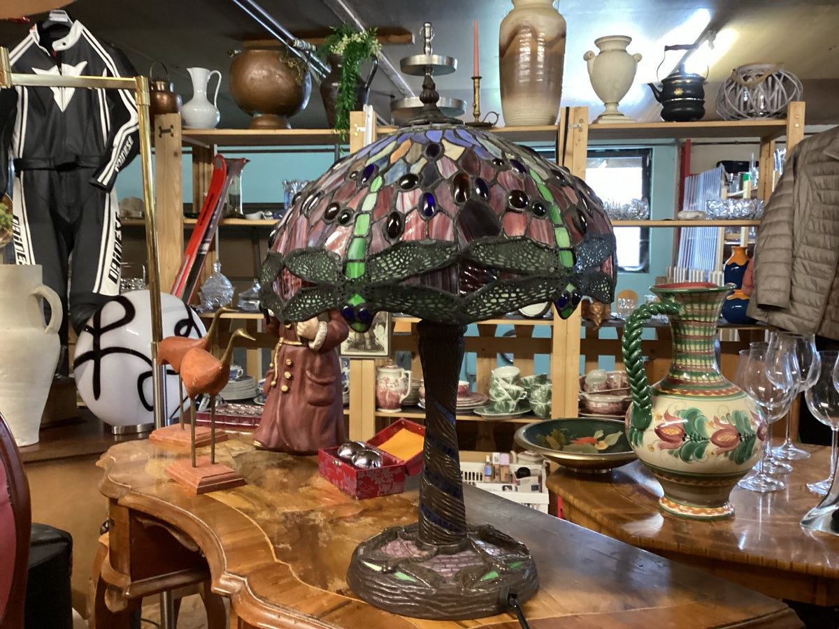 Large Tiffany-style table lamp with dragonfly motif, 48 cm