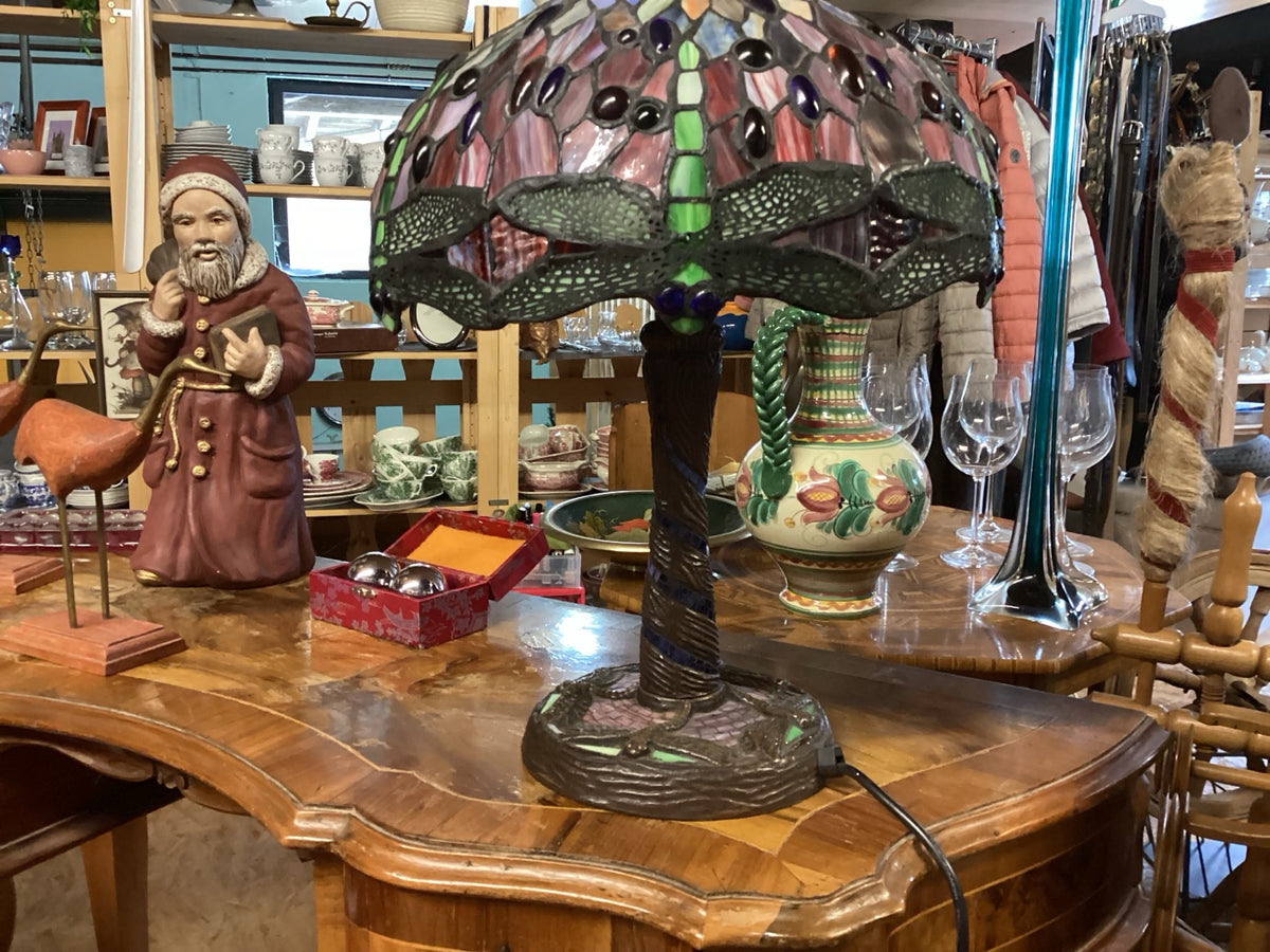 Large Tiffany-style table lamp with dragonfly motif, 48 cm