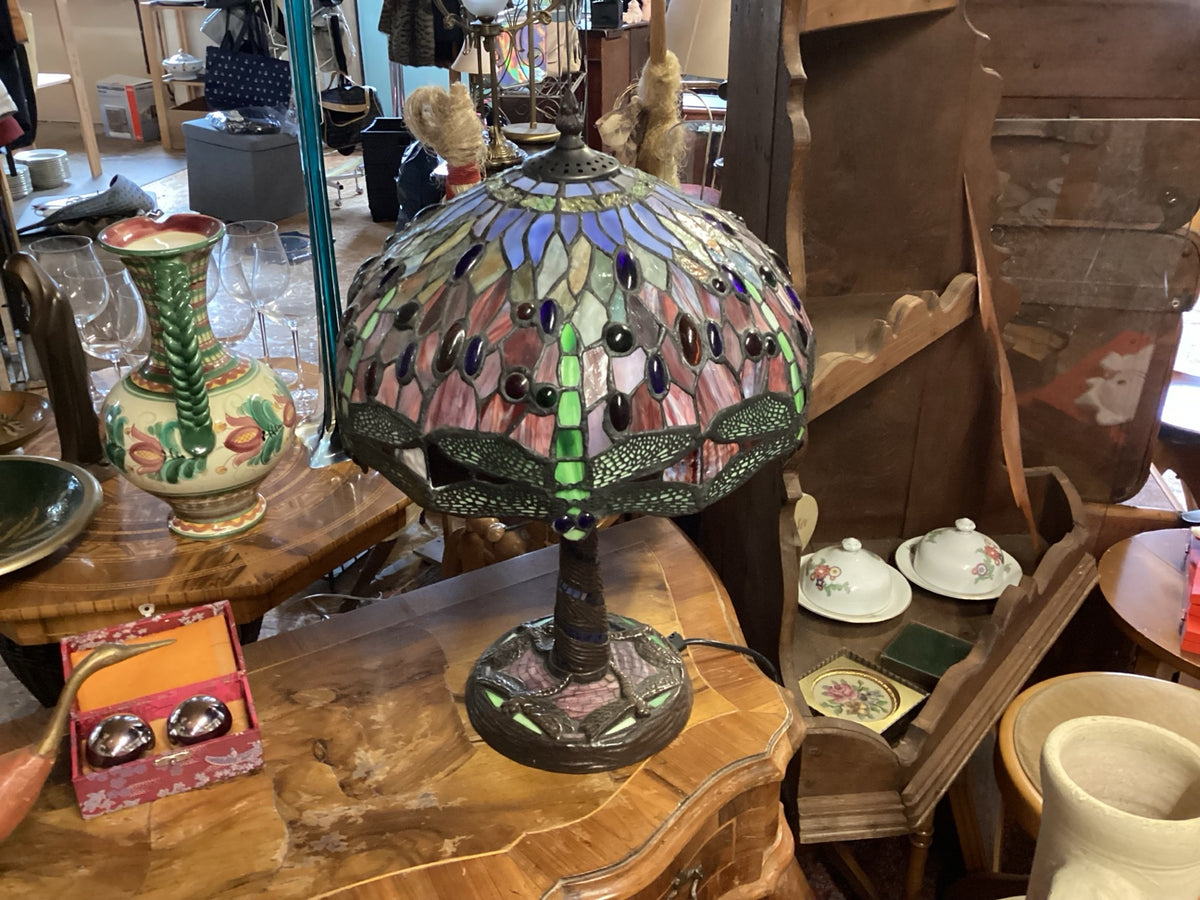 Large Tiffany-style table lamp with dragonfly motif, 48 cm
