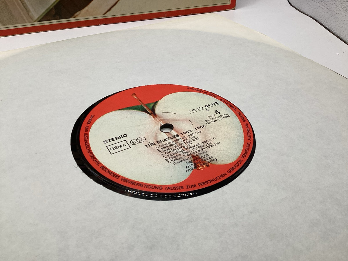The Beatles 1962–1966, Label der vierten Schallplattenseite, Apple Records
