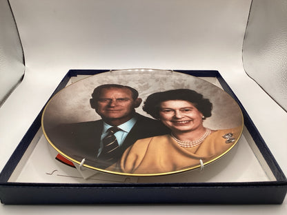 Coalport Ruby Wedding Teller, flache Ansicht auf Goldrand und Tellerdekor
