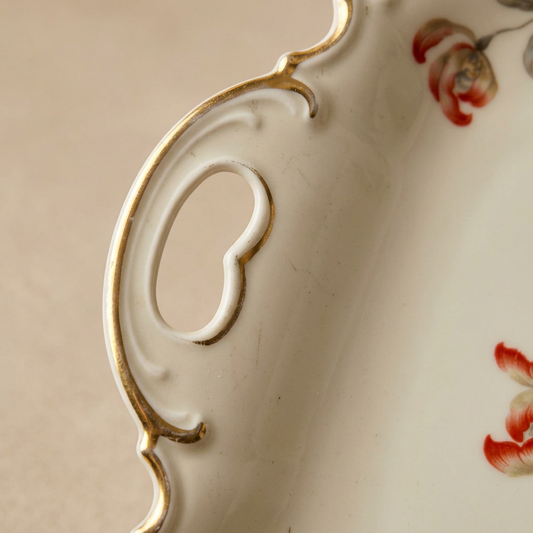 Detailaufnahme von Griff und Goldrand