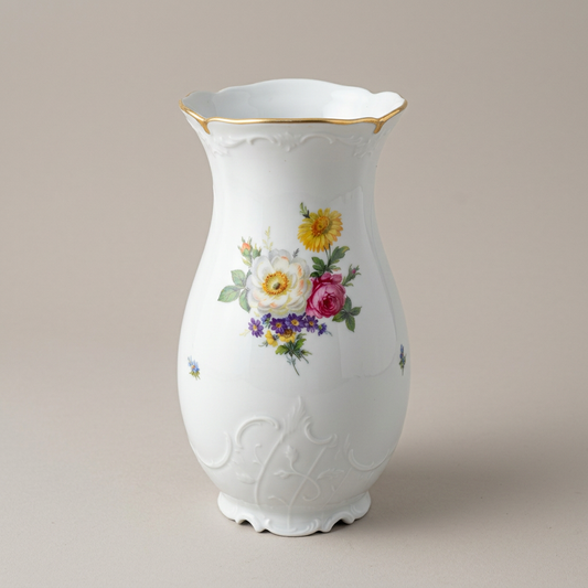 Fürstenberg Porzellanvase mit Blumendekor, Goldrand & Relief, 24,5 cm – freigestellte Gesamtansicht