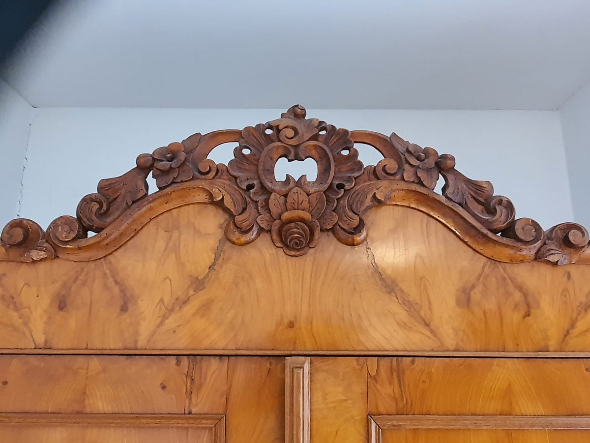 Antiker Gründerzeit-Kleiderschrank um 1890 – Detailansicht