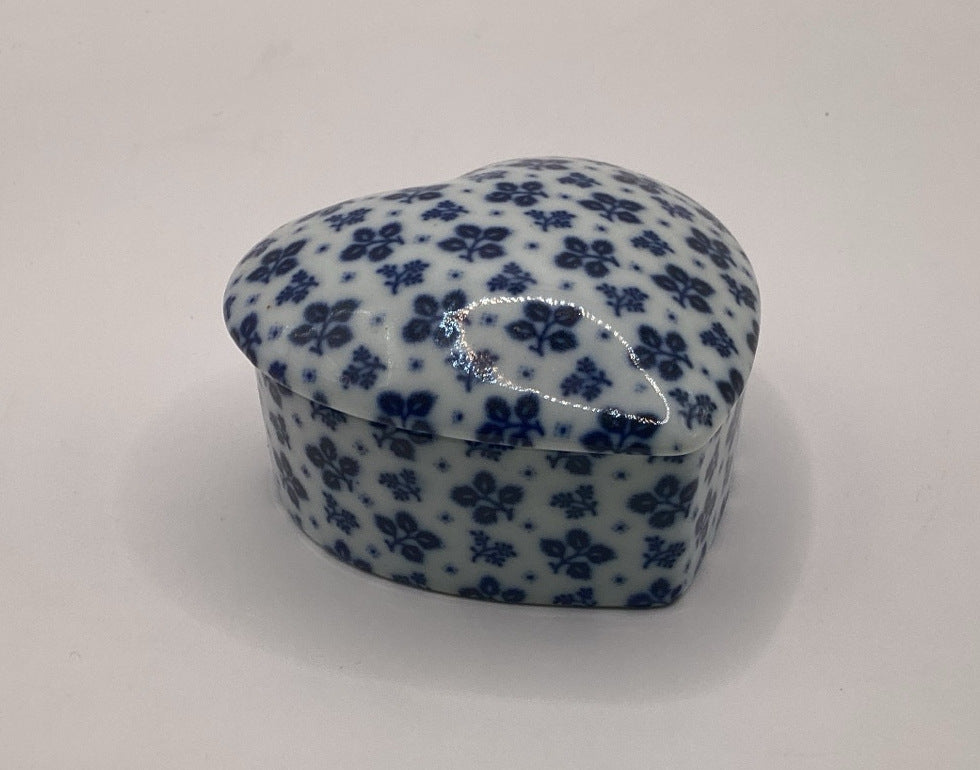 Boîte en céramique en forme de cœur avec couvercle, décor floral bleu et blanc, 8 cm