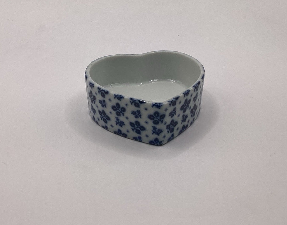 Boîte en céramique en forme de cœur avec couvercle, décor floral bleu et blanc, 8 cm