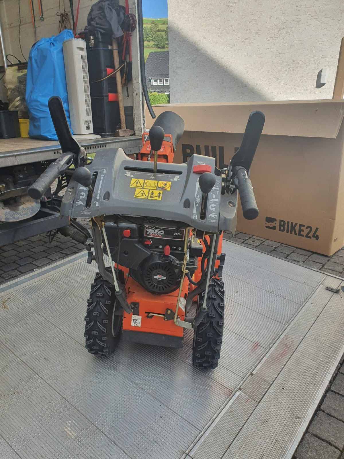 Husqvarna ST 261E Schneefräse, gebraucht – Detailansicht