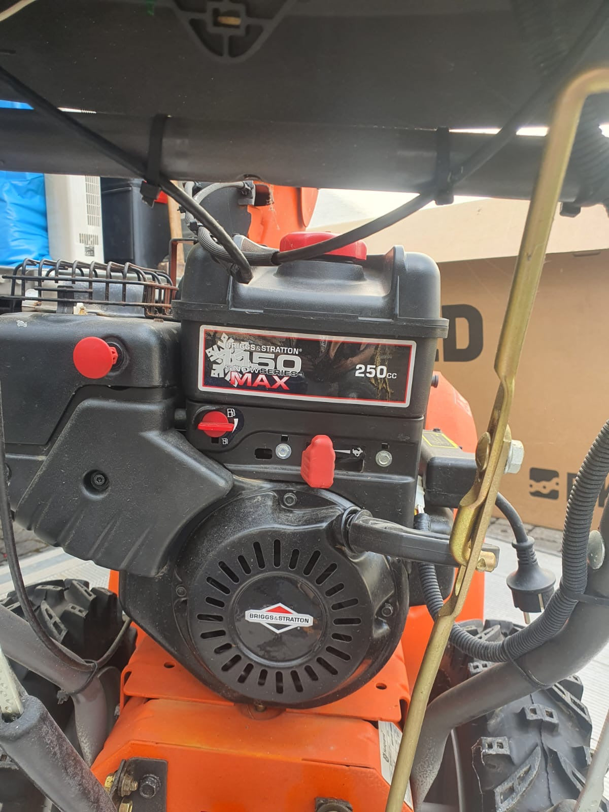Briggs & Stratton 1150 Snow Series MAX 250 cc Motor der Husqvarna ST 261E