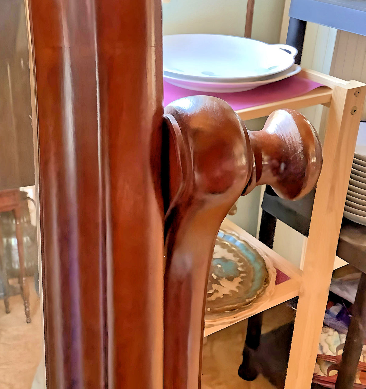 Standspiegel aus Holz mit Facettenschliff und Schublade, 175 cm – weitere Ansicht