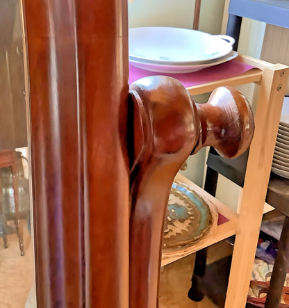 Standspiegel aus Holz mit Facettenschliff und Schublade, 175 cm – weitere Ansicht