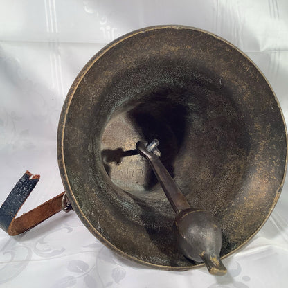 Bronzeglocke von 1916, Ø 18 cm – weitere Ansicht