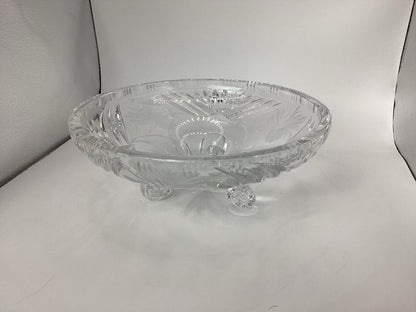 Runde Kristallglasschale, Seitenansicht mit drei Glasfüßen