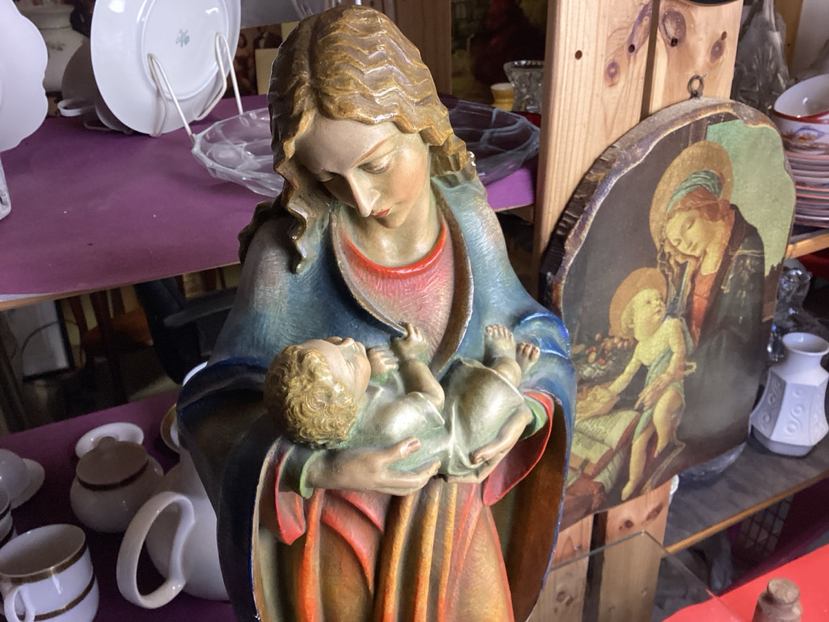 Handbemalte Madonna mit Jesuskind, Ansicht von schräg oben