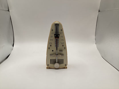 Wittner Taktell Piccolo Metronom mit abgenommener Haube, Temposkala und Pendel